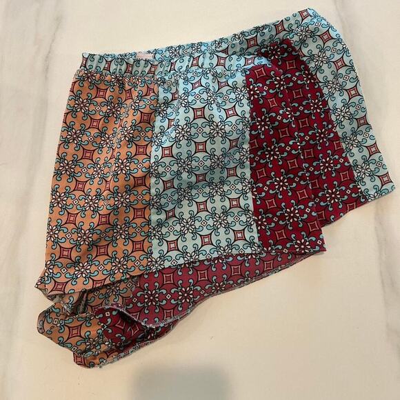 Victoria’s Secret Satin Mini Short Scarf patterned shorts  Size XL - Picture 4 of 6
